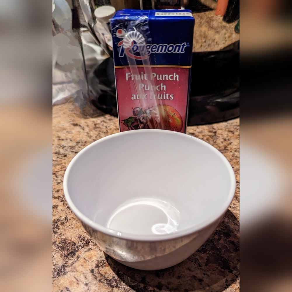 Melamine bowls - 8oz ea - set of 6 BNIB